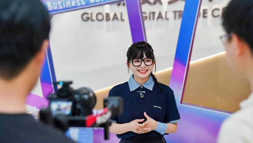 曝导演郑某峰曾说陪睡就让演主角,2025澳门精准正版资料7777788888凤凰网,决策资料解释落实_界面版V8.8