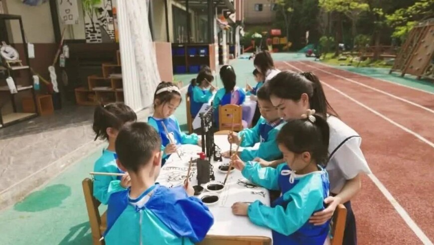 威海的海边美成了油画,新澳2025管家正版资料新,重点解答解释落实_工具版V5.25